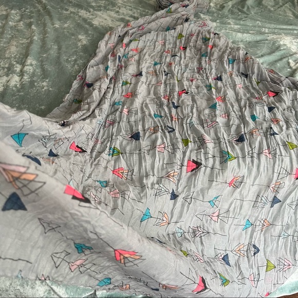 Abstract printed grey scarf - Picture 6 of 6